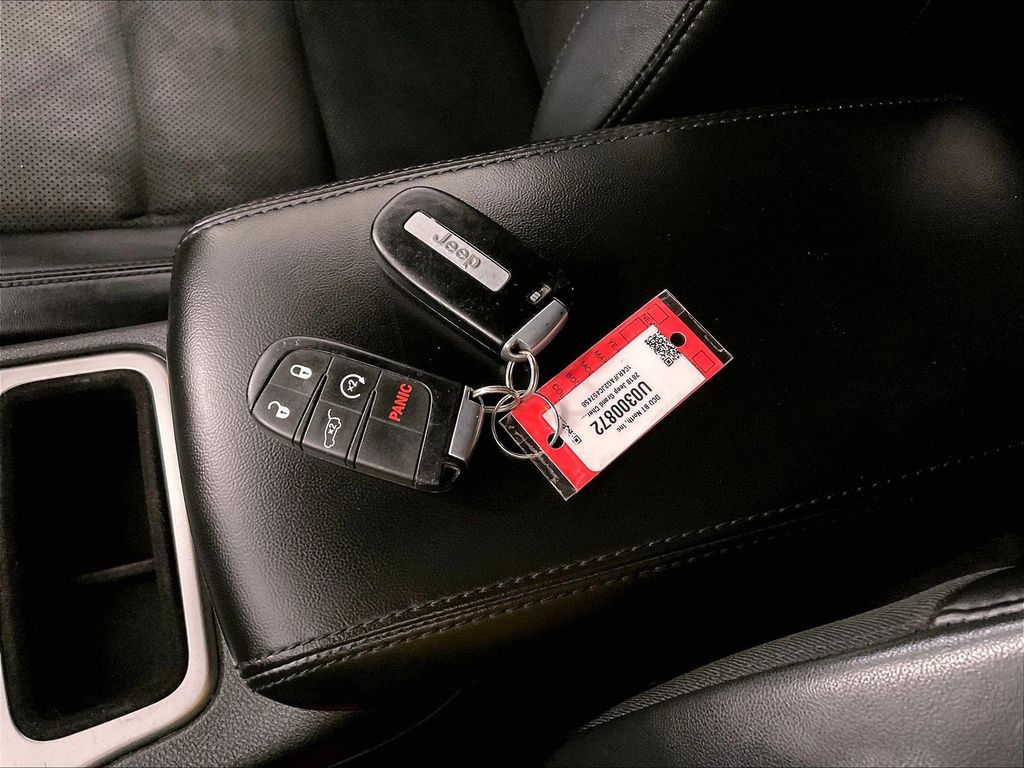 2018 Jeep Grand Cherokee — photo 30