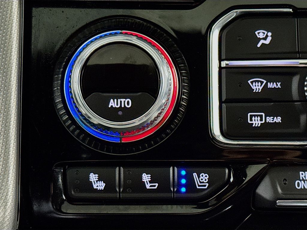 2022 GMC Yukon Denali photo