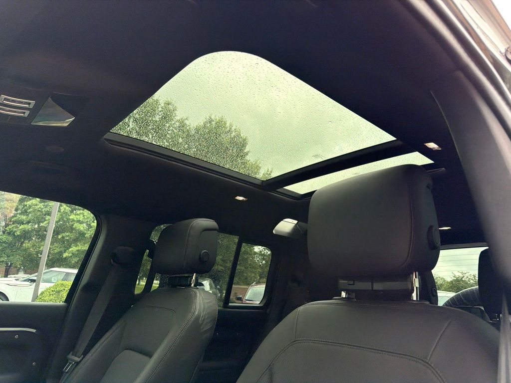 Certified Used 2025 Gray Land Rover X-Dynamic SE image 29