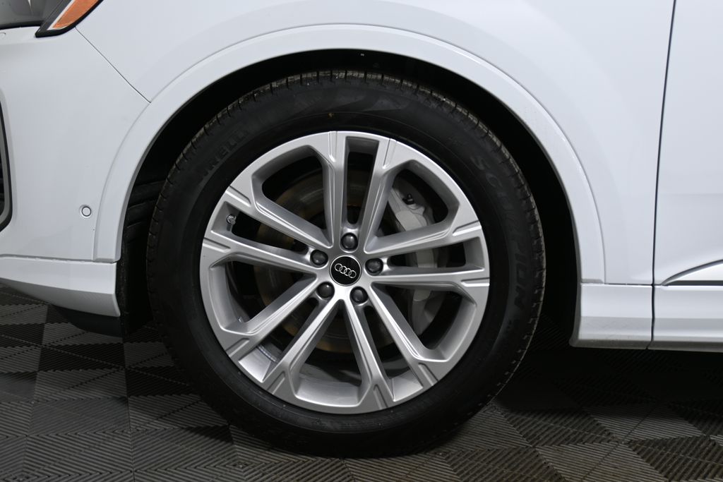 Thumbnail: 2026 Audi Q7 - 11