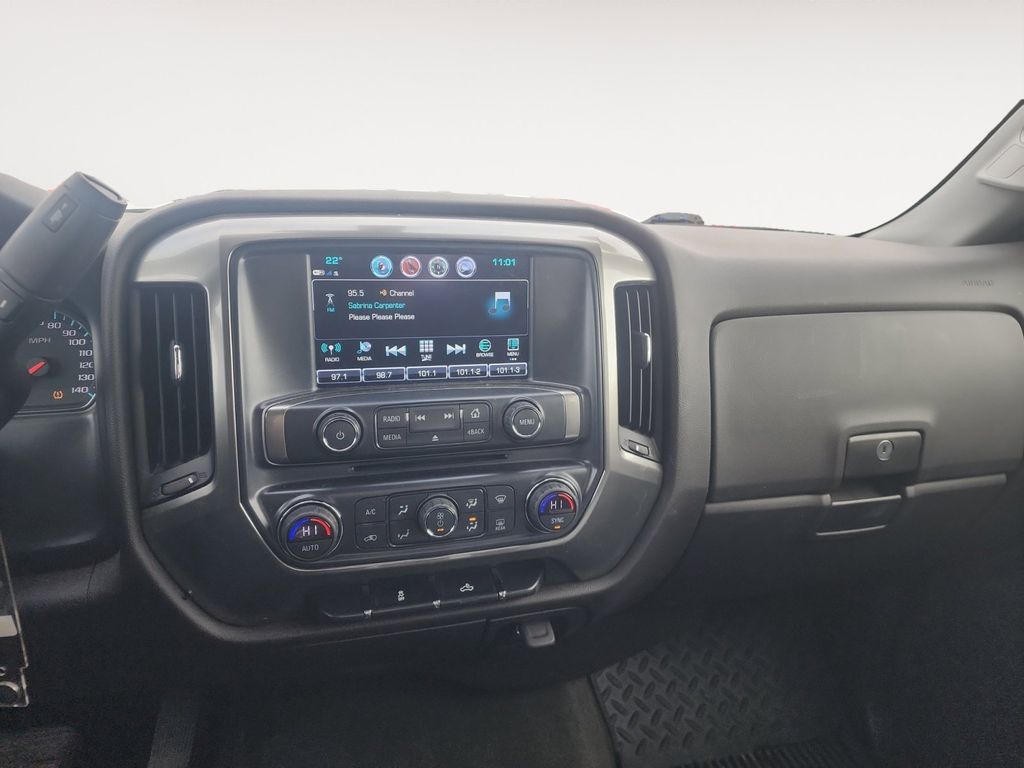 2018 Chevrolet Silverado 1500 LT 24