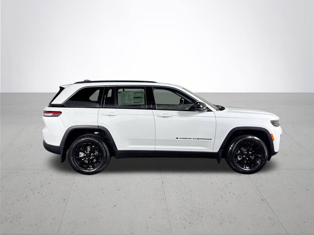 2026 Jeep Grand Cherokee Altitude