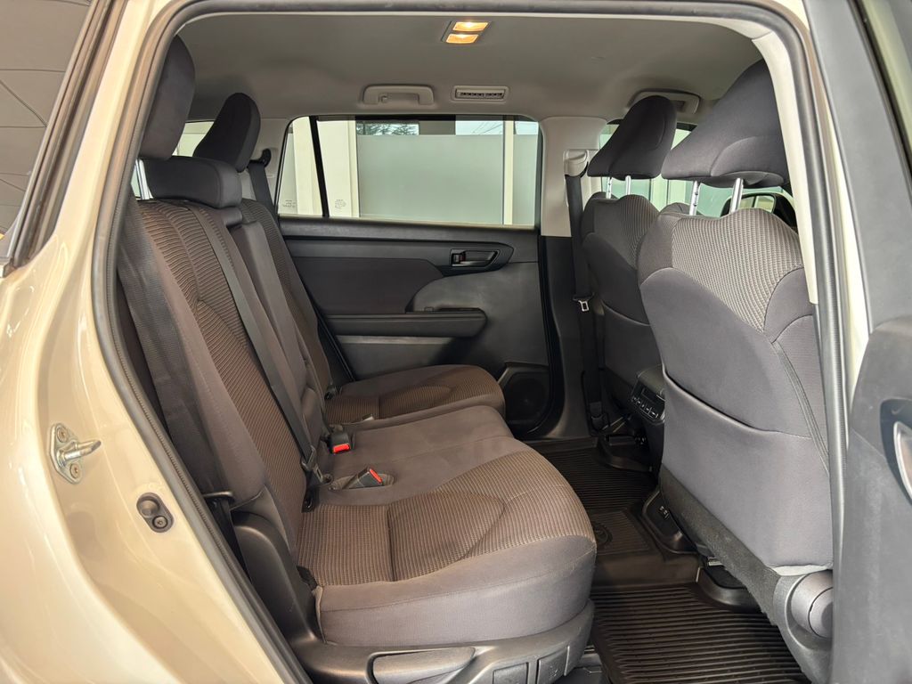 2021 Toyota Highlander Hybrid LE