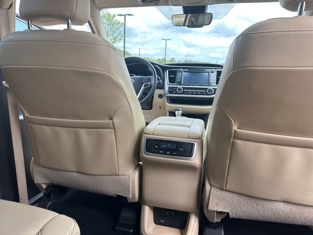 2019 Predawn Gray Mica Toyota Highlander XLE FWD SUV