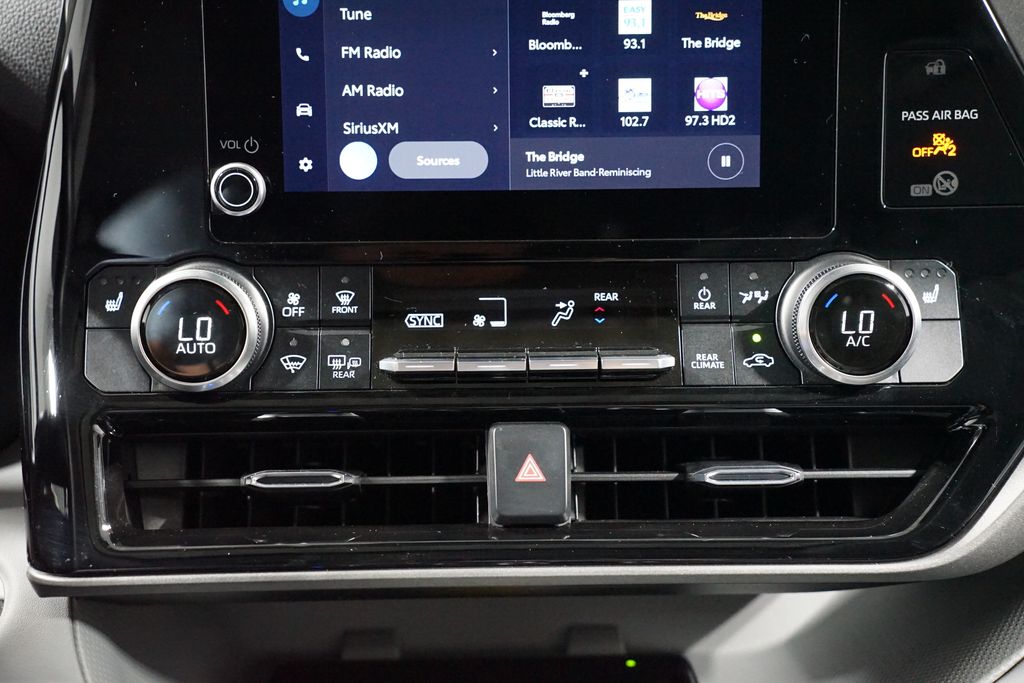 Thumbnail: 2023 Toyota Highlander - 20