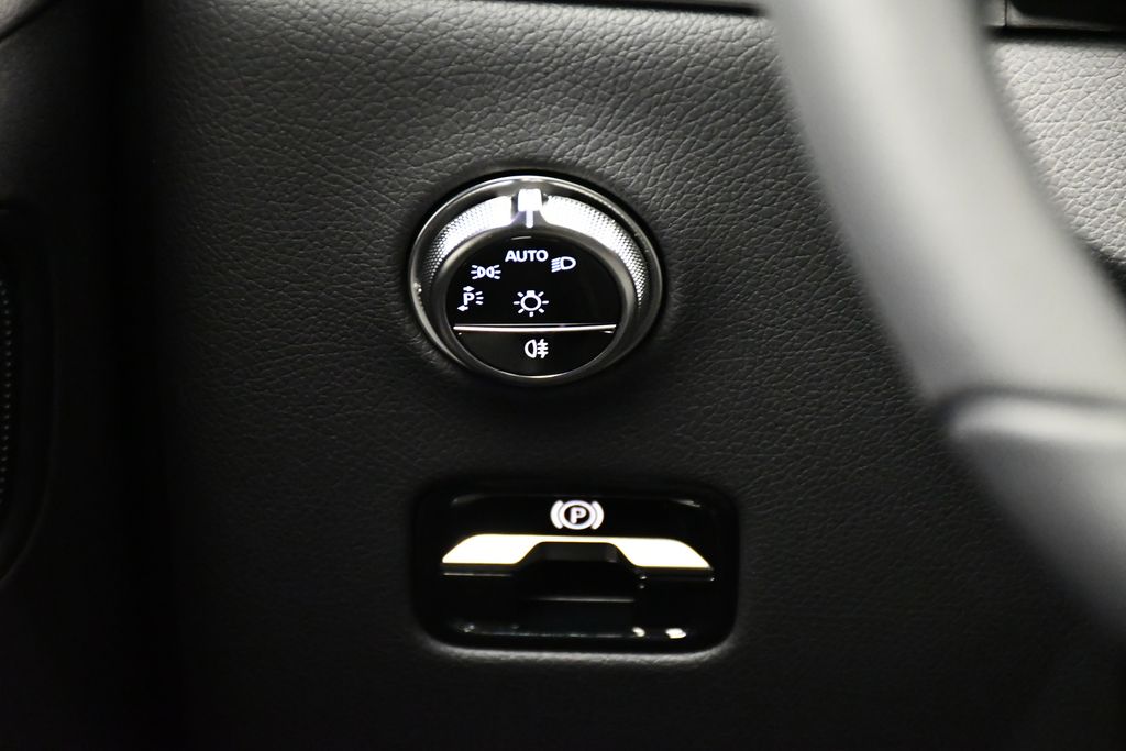 Thumbnail: 2026 Mercedes-Benz GLC - 21