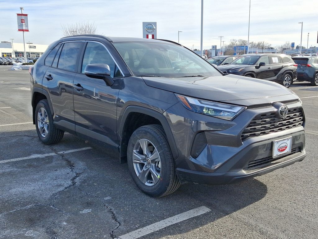 2025 Toyota RAV4 XLE 2