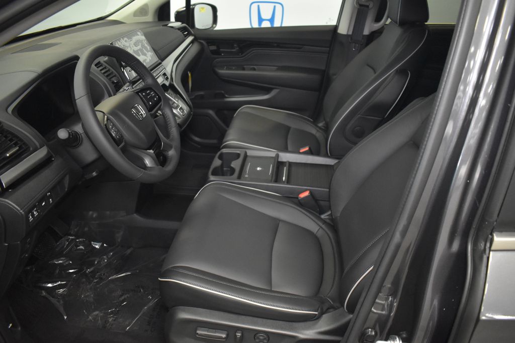 2025 Honda Odyssey Touring 21