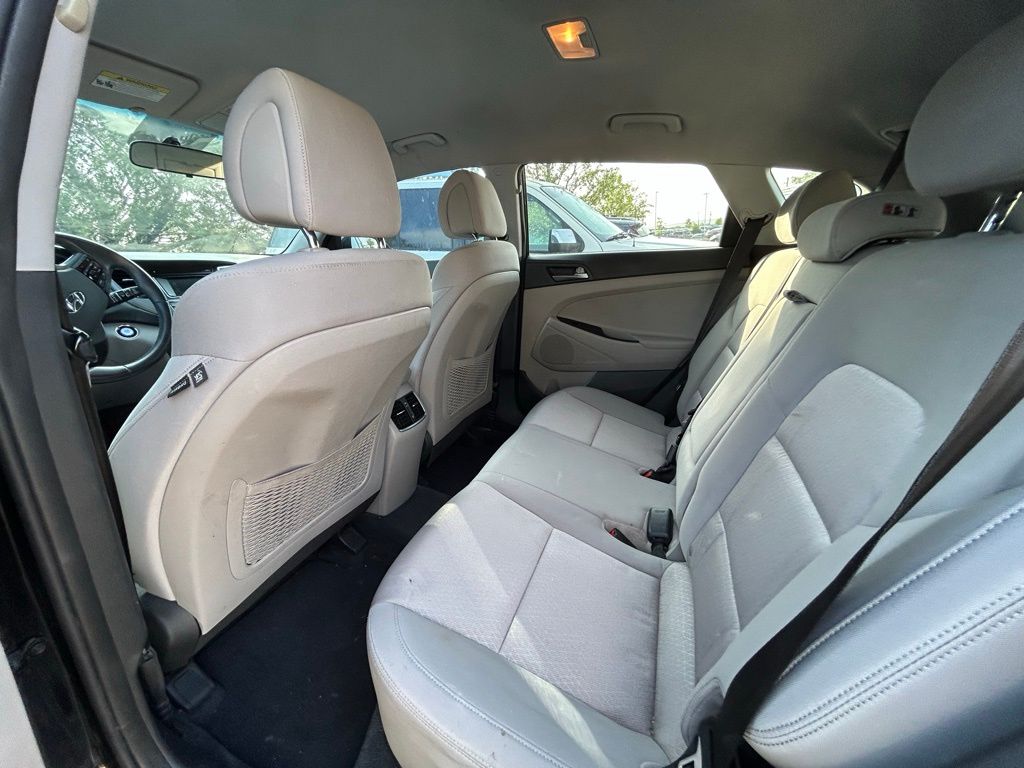 2017 Hyundai Tucson Sport 6