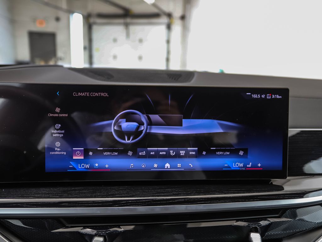 Thumbnail: 2026 BMW X5 - 18
