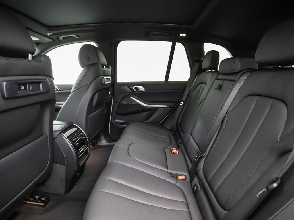 Thumbnail: 2022 BMW X5 - 23