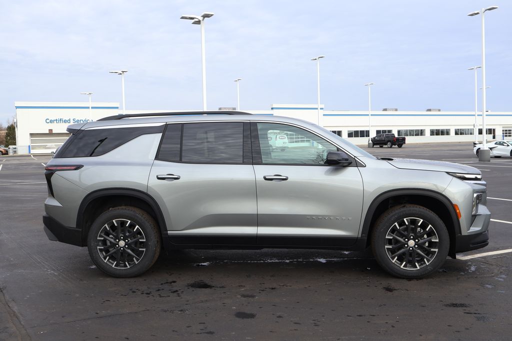 Thumbnail: 2026 Chevrolet Traverse - 9