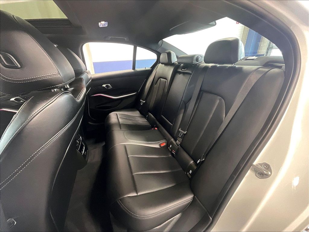 2026 BMW 3 Series — photo 15