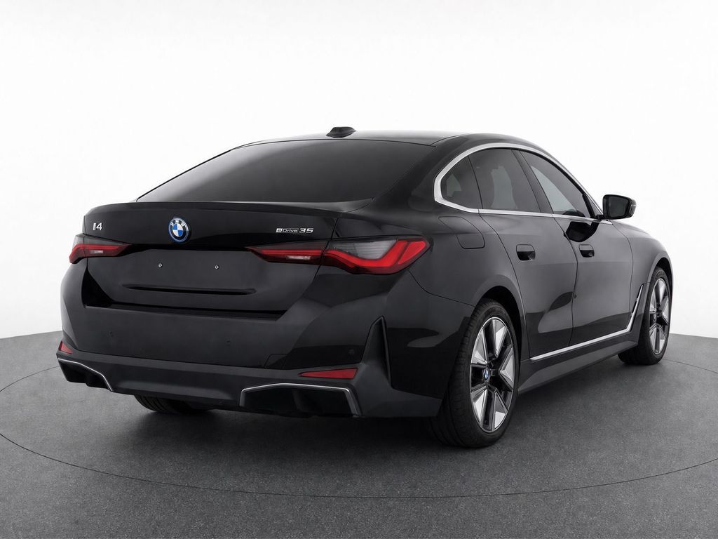 Thumbnail: 2023 BMW i4 - 30
