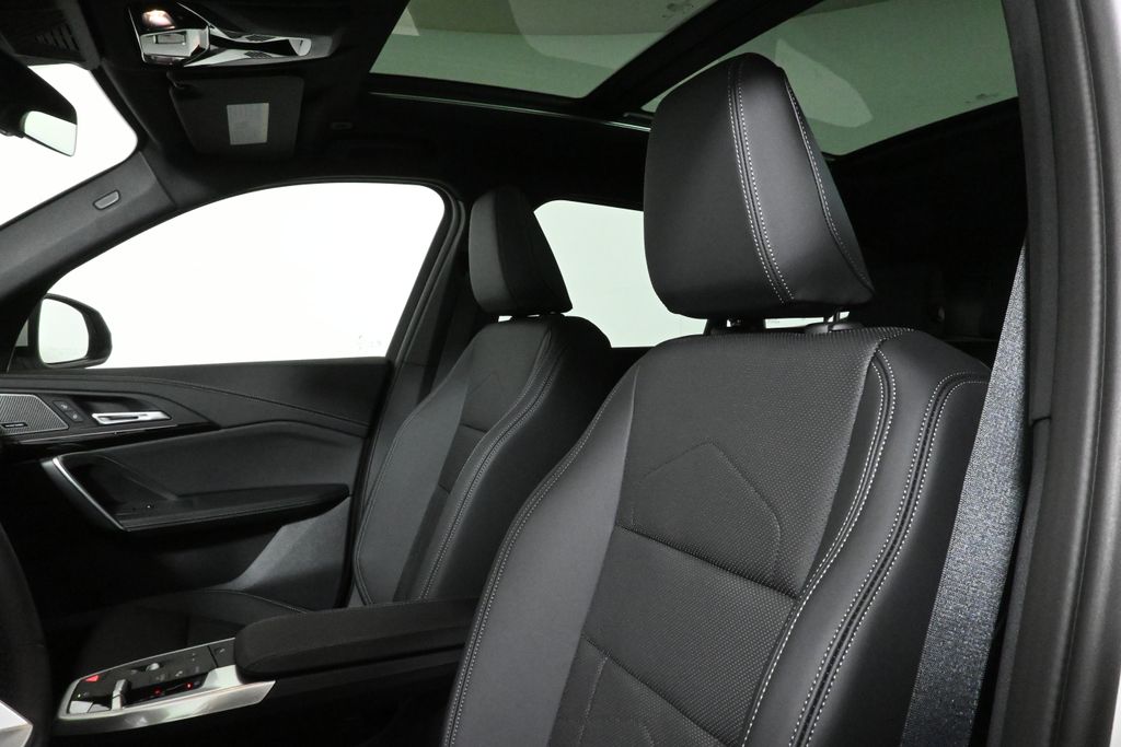 Thumbnail: 2026 BMW X1 - 16