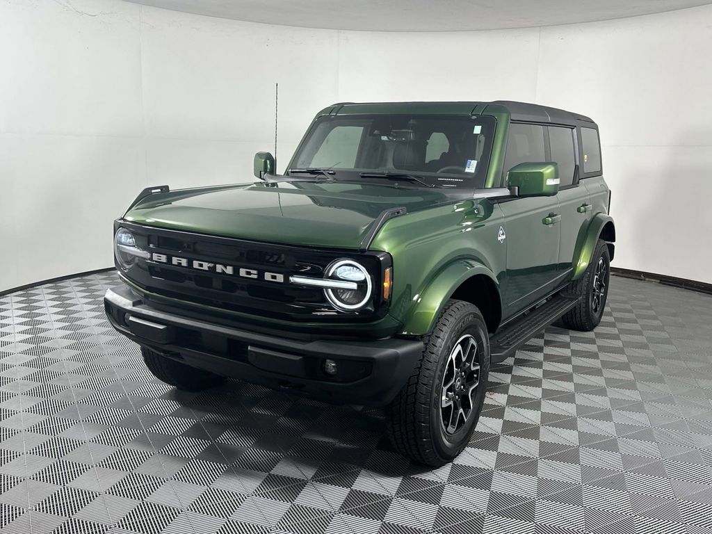 2024 Ford Bronco Outer Banks 3