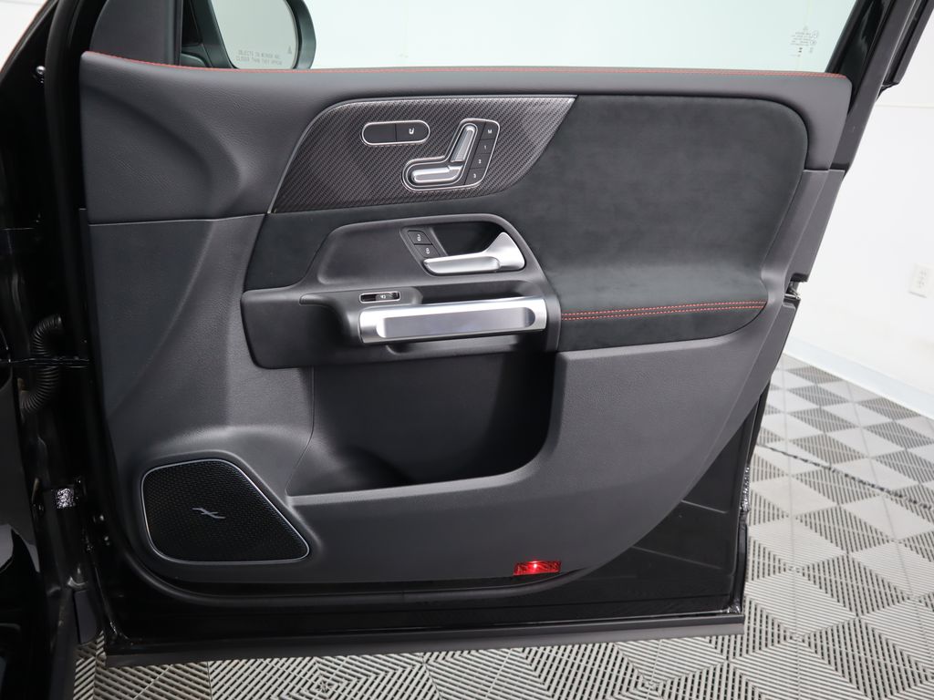 Thumbnail: 2025 Mercedes-Benz GLB - 25