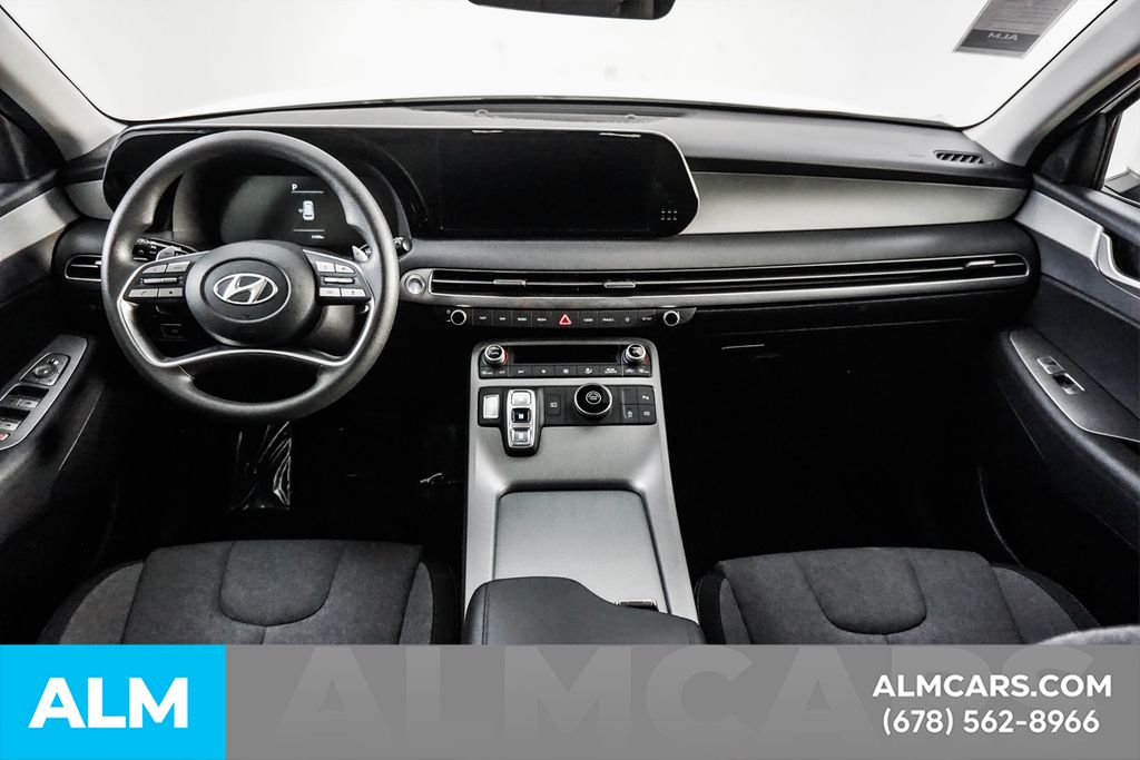 Used 2025 White Hyundai SE image 23