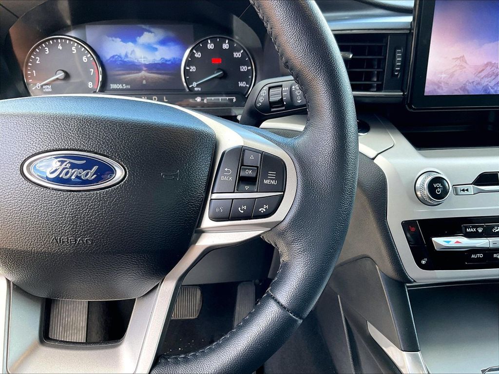 2023 Ford Explorer — photo 24
