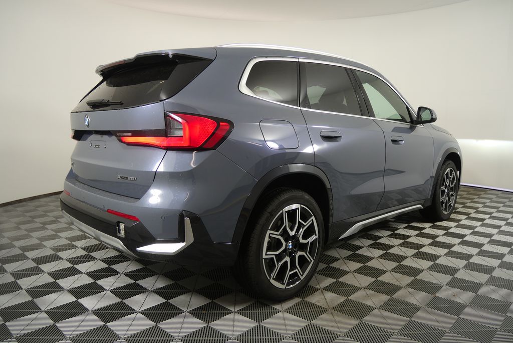 Thumbnail: 2026 BMW X1 - 3