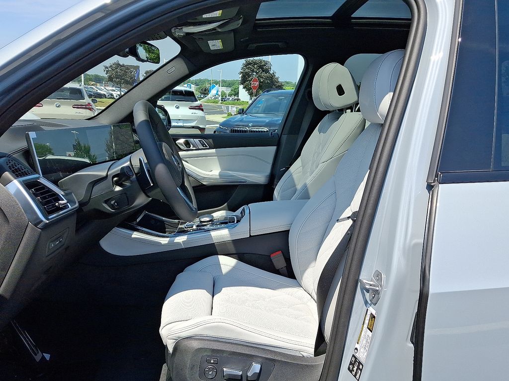 Thumbnail: 2026 BMW X5 - 6