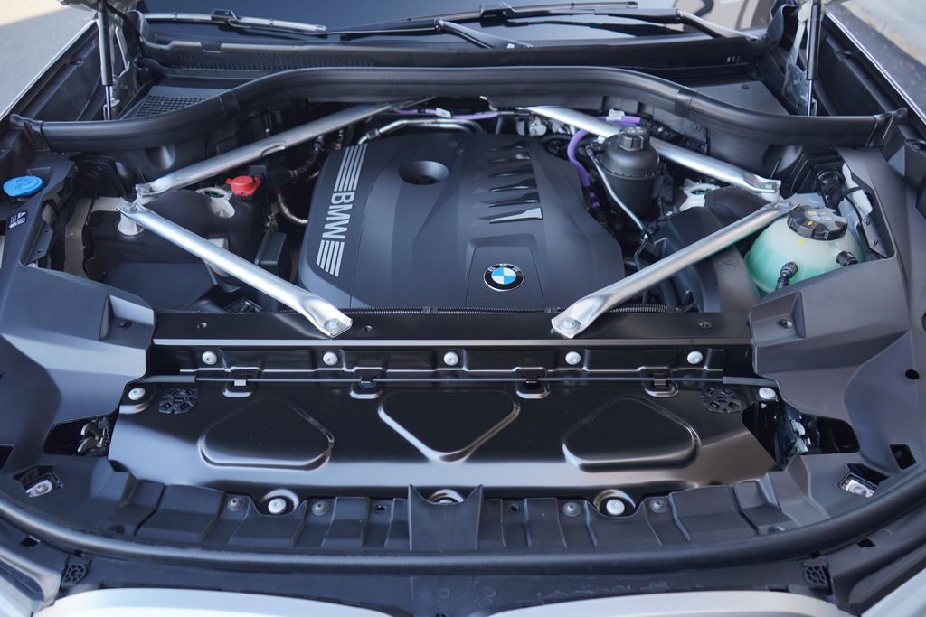 Thumbnail: 2026 BMW X7 - 21