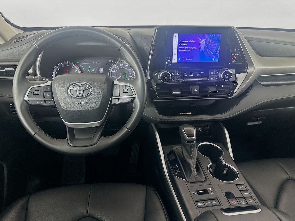Thumbnail: 2024 Toyota Highlander - 23