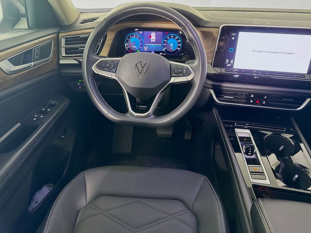 2024 Volkswagen Atlas 2.0T SE w/Technology photo