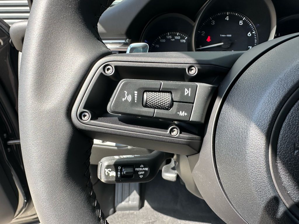 Thumbnail: 2026 Porsche Macan - 18