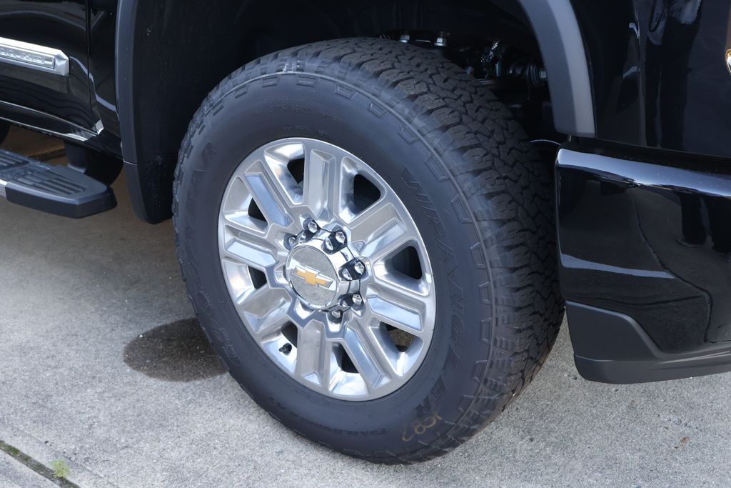 Thumbnail: 2025 Chevrolet Silverado 3500 - 9