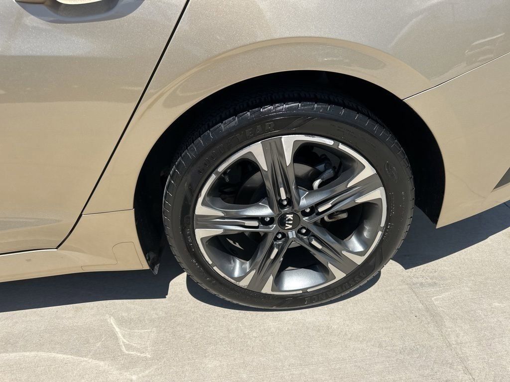 2021 Crystal Beige Kia K5 EX FWD Sedan
