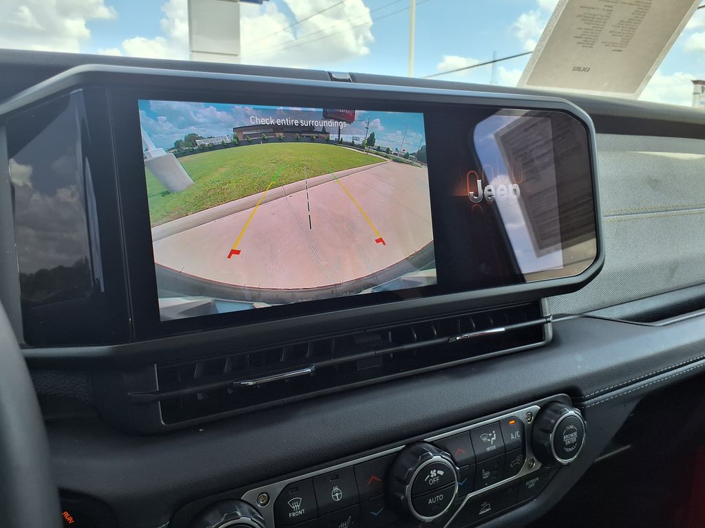 Used 2025 Red Jeep Sahara image 22