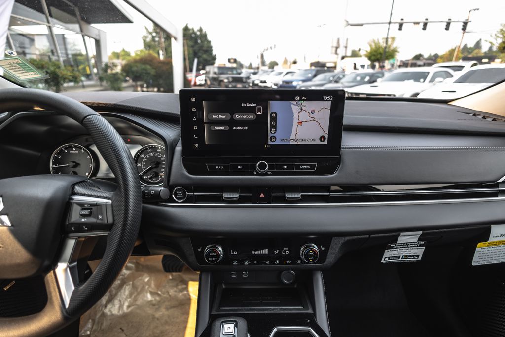 2026 Mitsubishi Outlander ES thumbnail 25