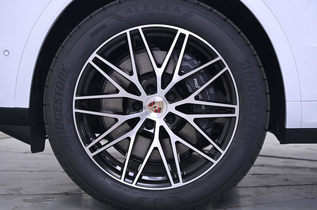 Thumbnail: 2026 Porsche Cayenne - 11