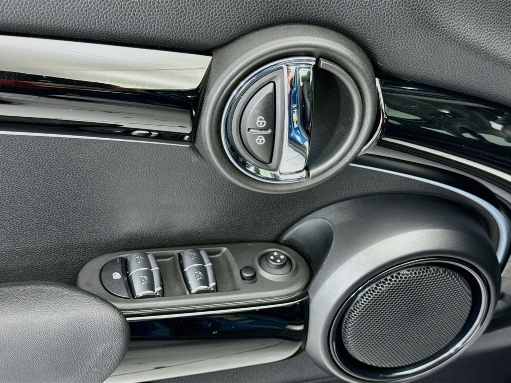 Thumbnail: 2023 MINI Cooper - 26