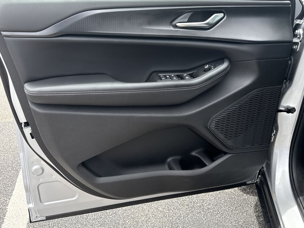 2026 Jeep Grand Cherokee Laredo - 9