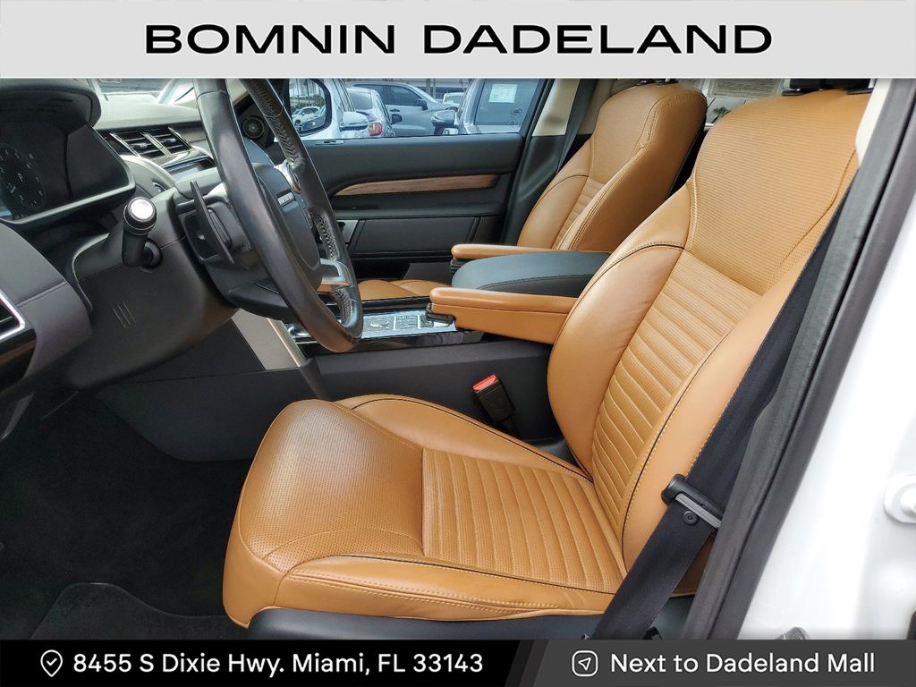 2018 Land Rover Discovery HSE photo