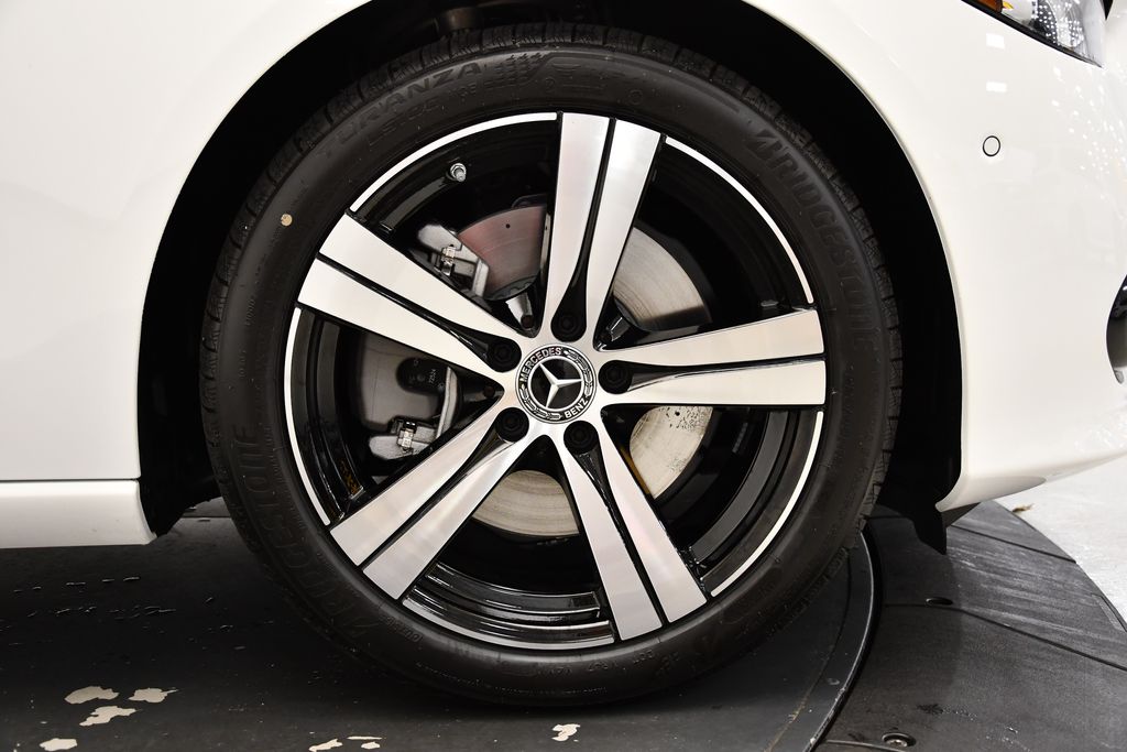 Thumbnail: 2025 Mercedes-Benz C-Class - 16