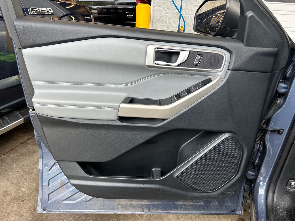 Used 2021 Blue Ford XLT image 7