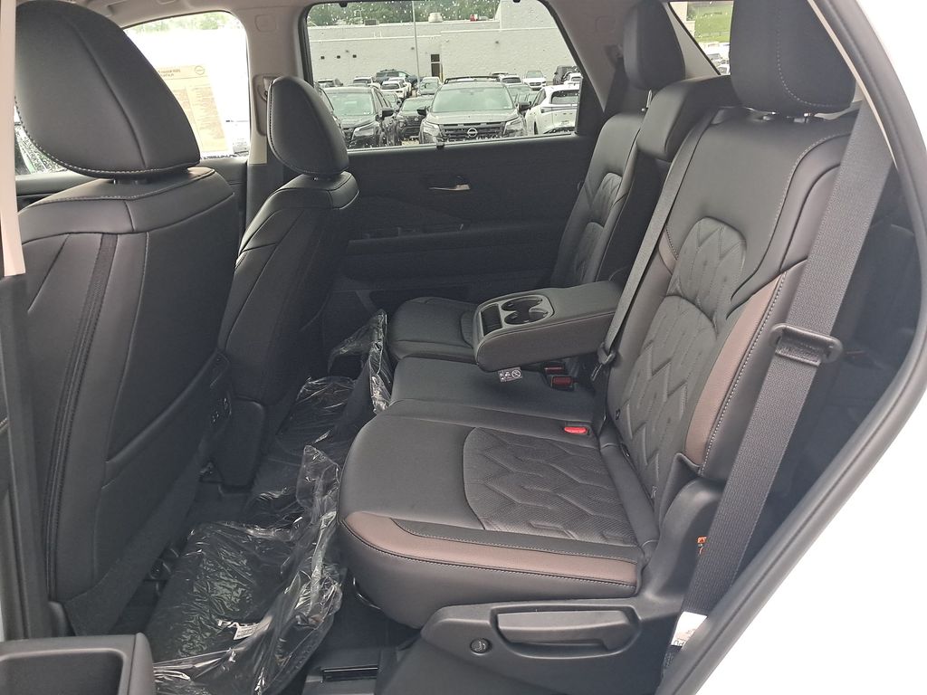 2026 Nissan Pathfinder Platinum White at South Hills Kia