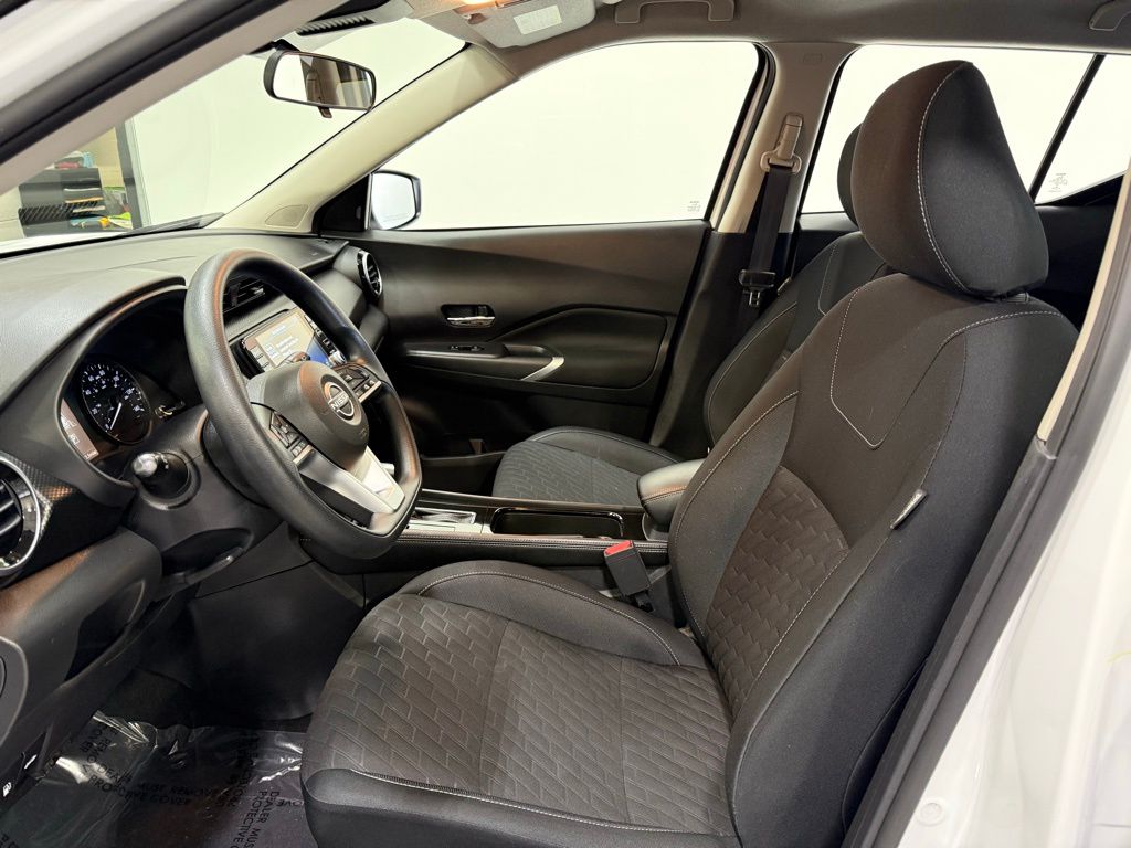 2022 Nissan Kicks SV 11