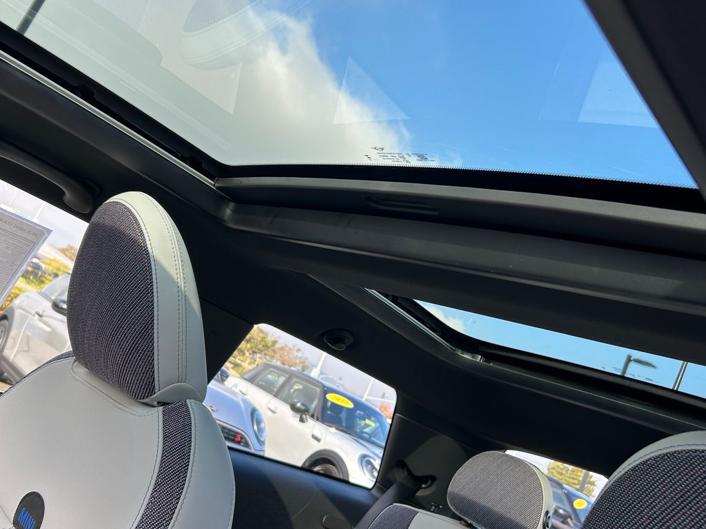 Thumbnail: 2026 MINI Cooper - 16