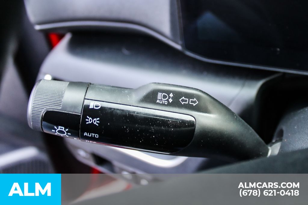 Used 2025 Red Kia LXS image 29