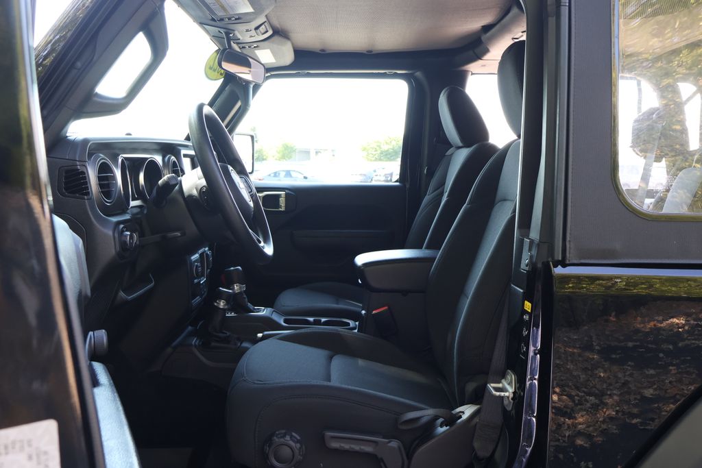 Thumbnail: 2022 Jeep Wrangler - 30