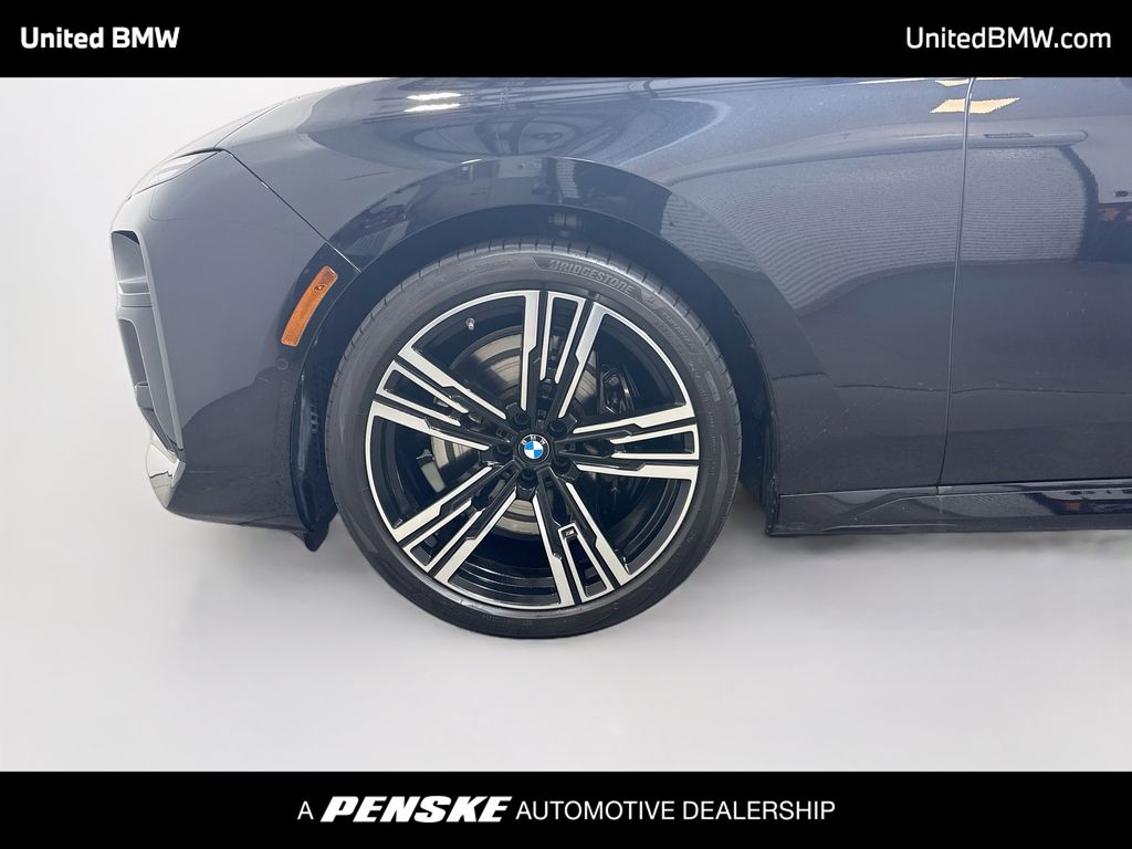 Thumbnail: 2025 BMW 7 Series - 8