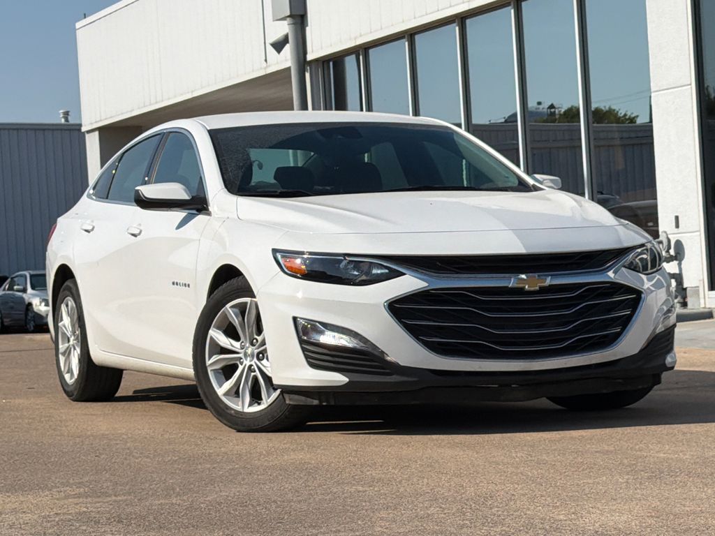  2025 Chevrolet Malibu LT with 1LT FWD   