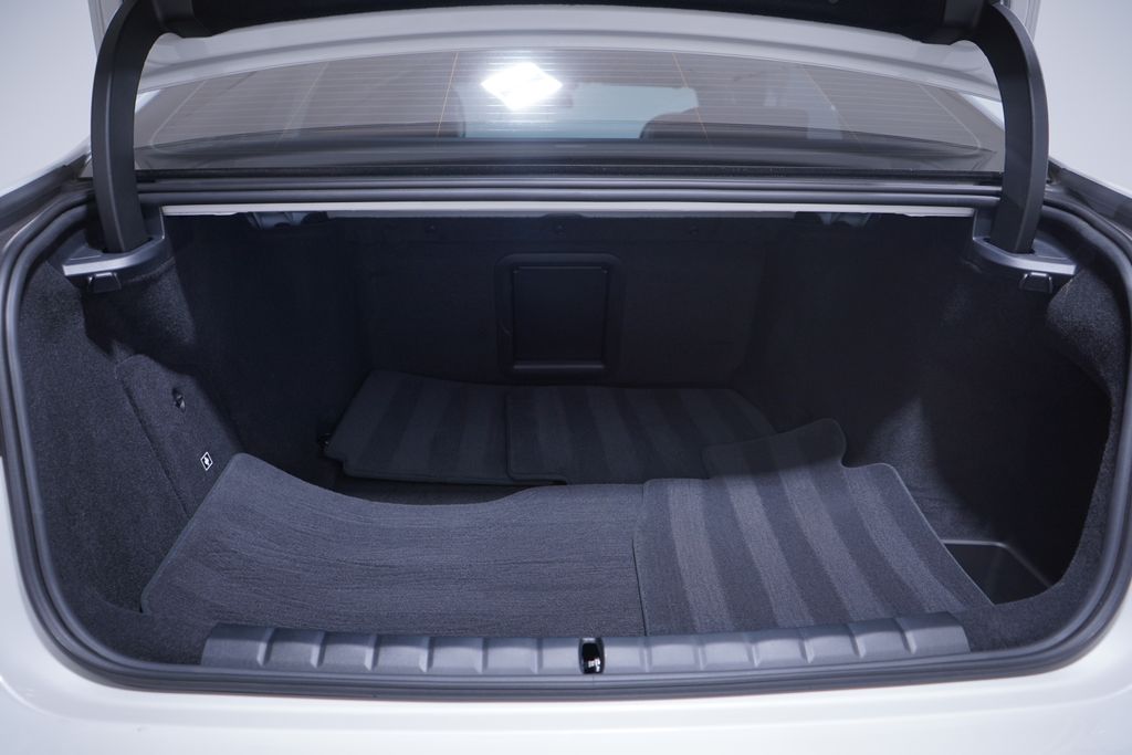 Thumbnail: 2025 BMW i7 - 23