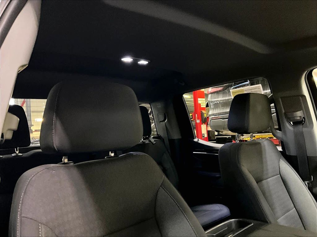 2023 GMC Sierra 1500 — photo 22