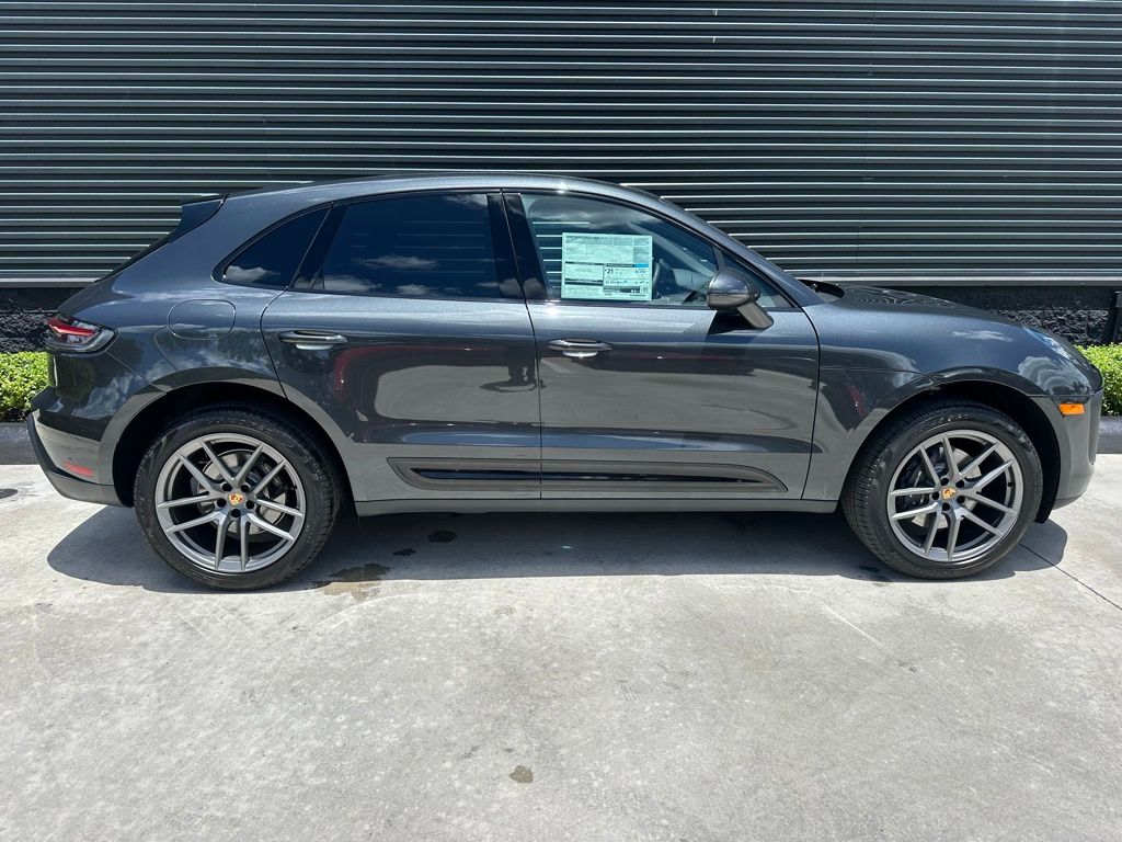 Thumbnail: 2026 Porsche Macan - 10