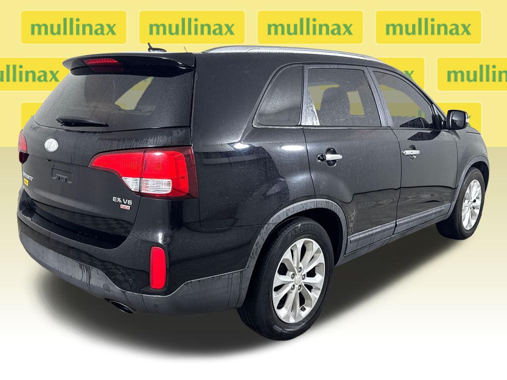 Used 2014 Black Kia EX image 4